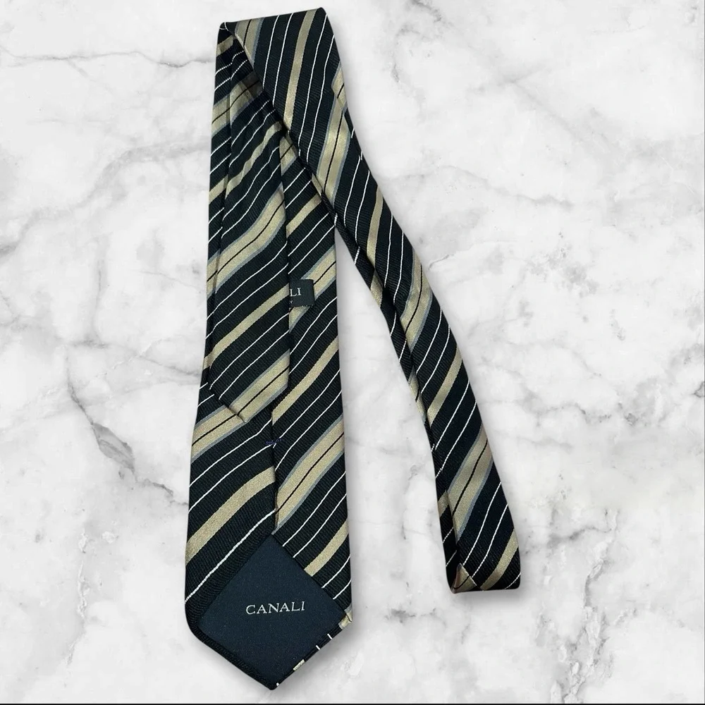 CANALI  BLACK  STRIPED DESIGN‎ 100%  SILK NECK TIE